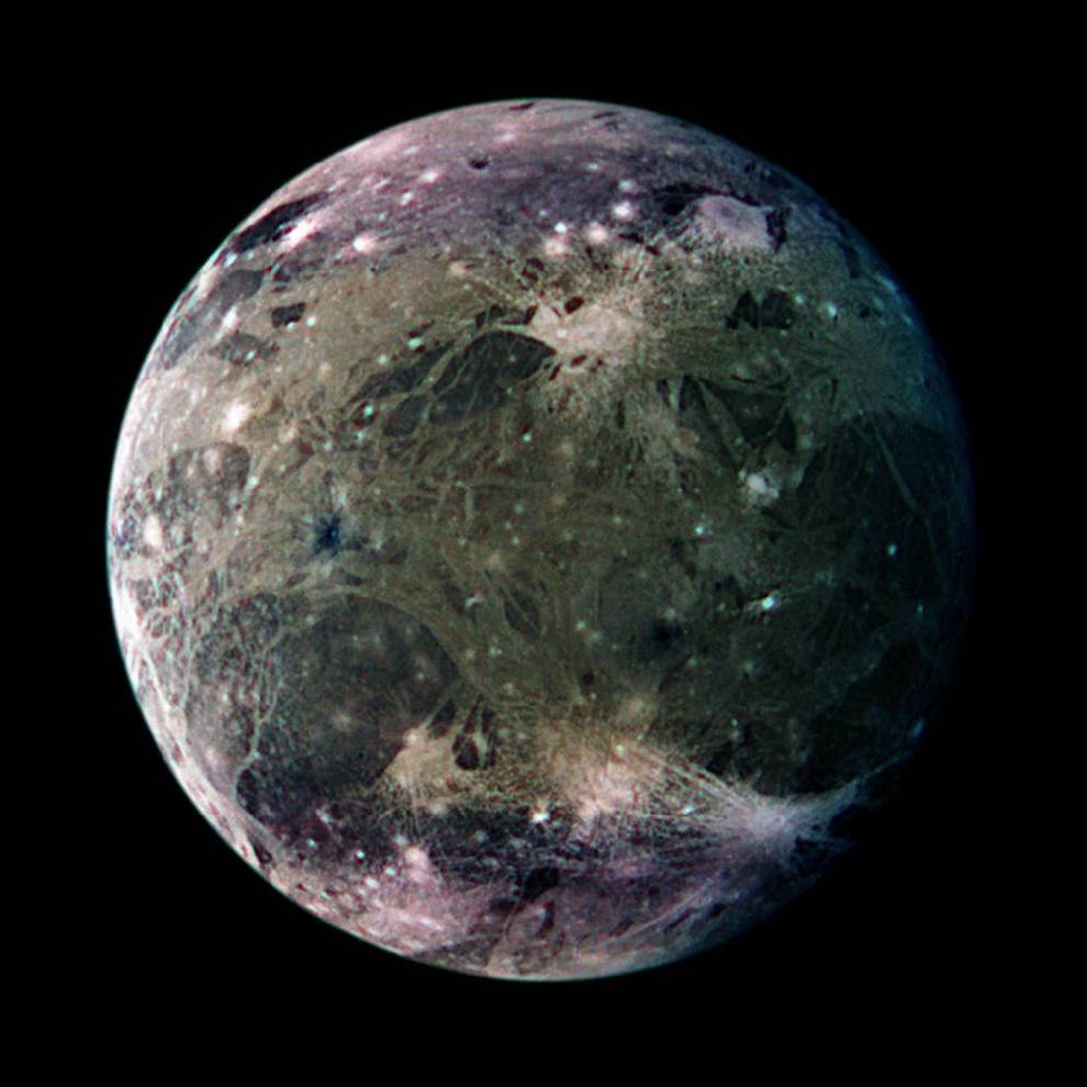 Cuál-es-la-luna-mas-grande-del-sistema-solar 8