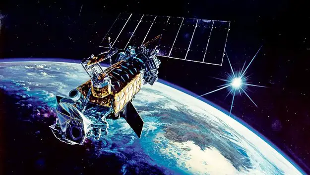 cuantos satelites orbitan la tierra
