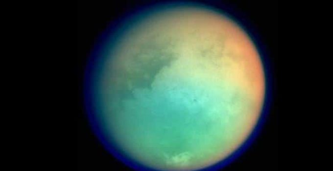Luna Titán